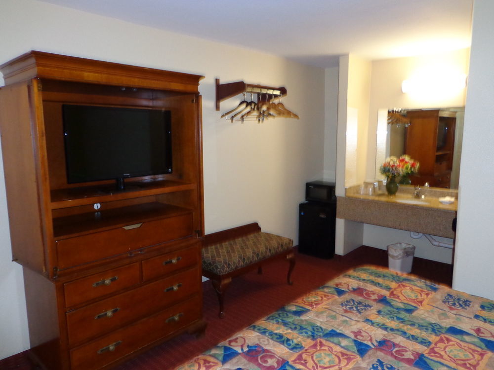 Economy Inn Express Warren מראה חיצוני תמונה